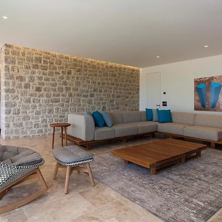 Petra Villa *